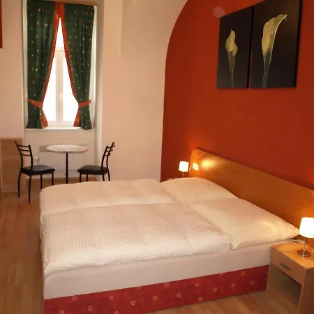 Pension Tal Studios Vienna Room photo